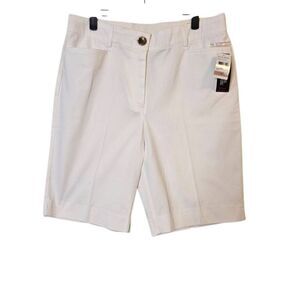 Studio Works womens shorts, slimming sensations white high waisted.  Size 12.  N